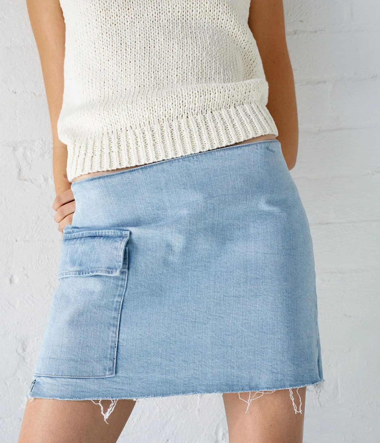 DENIM UTILITY MINI SKIRT- LIGHT VINTAGE