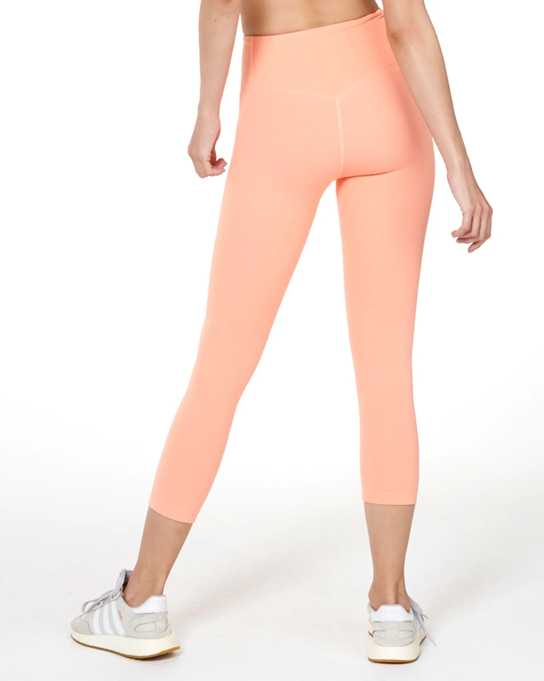 Hybrid Cloudlux Capri Legging 20